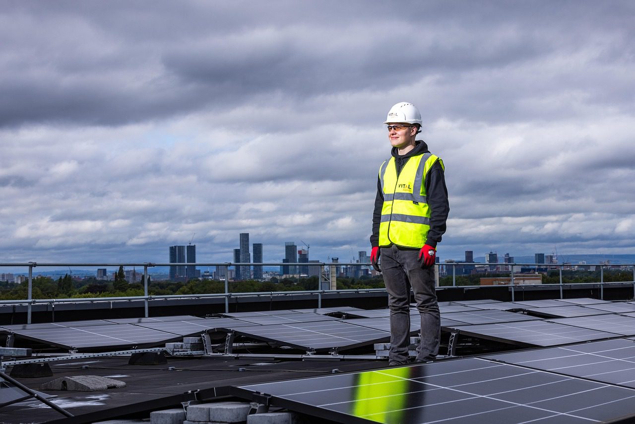 Solar powered air conditioning installation Dubai
